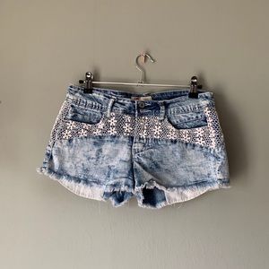Leí shorts shorts